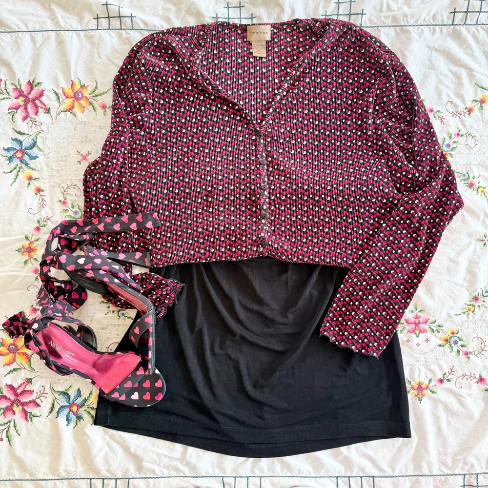Vintage polka dot crinkly top with shades of pink.